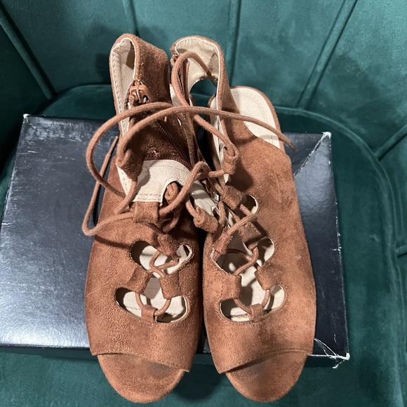 Sandals - Picture 6 of 6